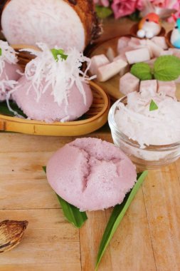 Cevizli tatlı taro kek lezzetli haşlanmış