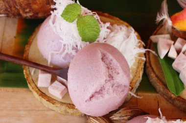 Cevizli tatlı taro kek lezzetli haşlanmış