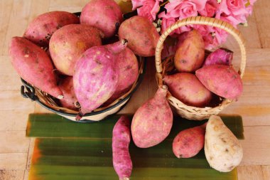 Taze yam ve yemek pişirmek için dilim