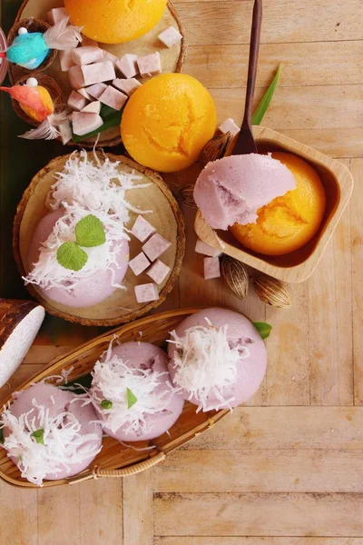 Cevizli tatlı taro kek lezzetli haşlanmış