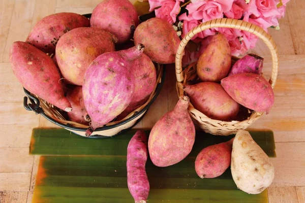 Taze yam ve yemek pişirmek için dilim