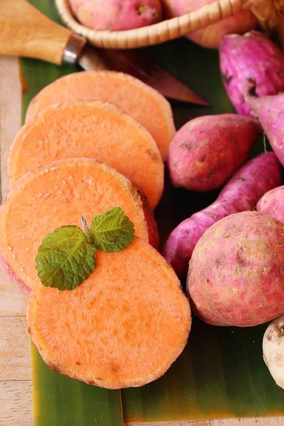 Fresh yam and slice for cooking — Stock Photo, Image