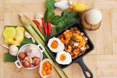 Domuz eti biber salamura yumurtayla lezzetli Yapıştır