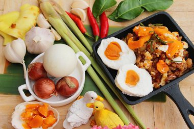 Domuz eti biber salamura yumurtayla lezzetli Yapıştır