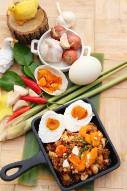 Domuz eti biber salamura yumurtayla lezzetli Yapıştır