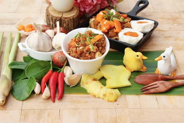 Domuz eti biber salamura yumurtayla lezzetli Yapıştır