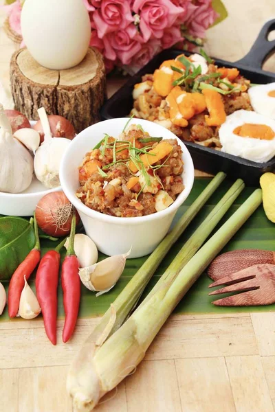 Domuz eti biber salamura yumurtayla lezzetli Yapıştır