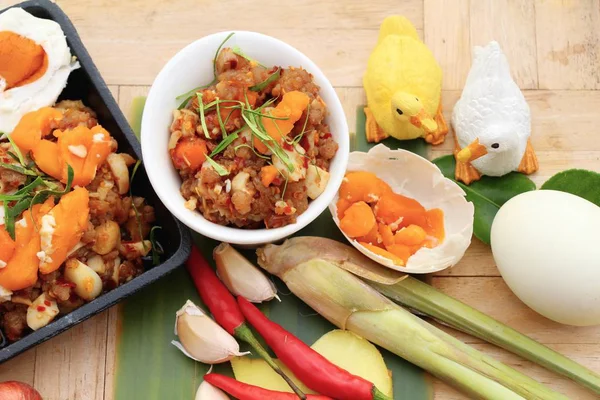 Domuz eti biber salamura yumurtayla lezzetli Yapıştır