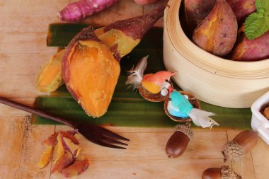 Tatlı şeker ile haşlanmış patates