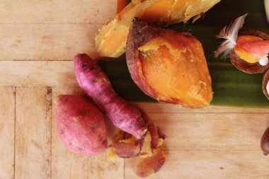 Tatlı şeker ile haşlanmış patates