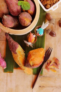 Tatlı şeker ile haşlanmış patates