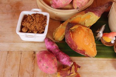 Tatlı şeker ile haşlanmış patates