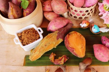 Tatlı şeker ile haşlanmış patates