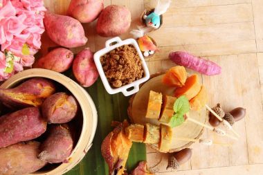 Tatlı şeker ile haşlanmış patates