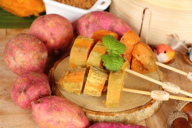 Tatlı şeker ile haşlanmış patates