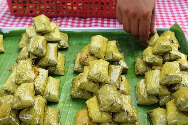 Hindistan cevizi lezzetli, Tay tatlı yapışkan pirinç