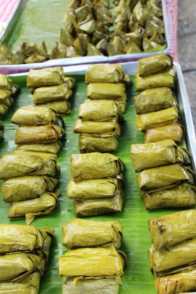 Riz collant à la noix de coco délicieux, dessert thaïlandais — Photo