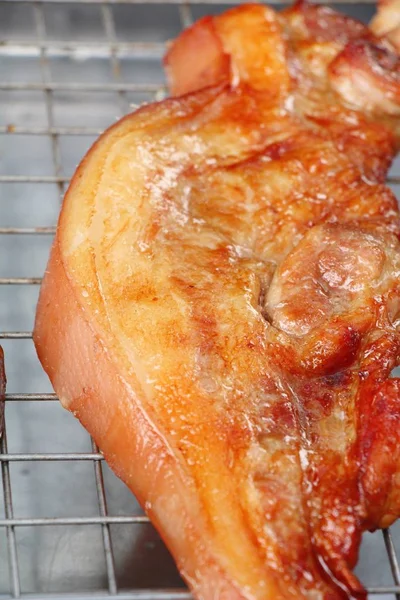 Roasted pork is delicious in the market — Stock Photo, Image