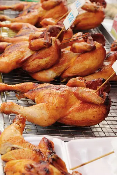 Izgara tavuk içinde belgili tanımlık çarşı lezzetlidir