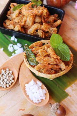 Kızarmış karides çene lezzetlidir