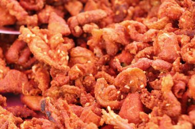 Kızarmış tavuk sokak gıda lezzetlidir