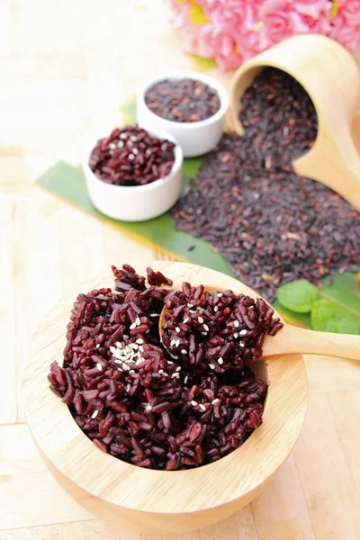 siyah pirinç ve ham organik riceberry pirinç pişirmek