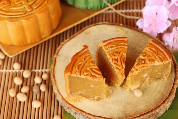 Festival moon pasta - Çin kek ve çay