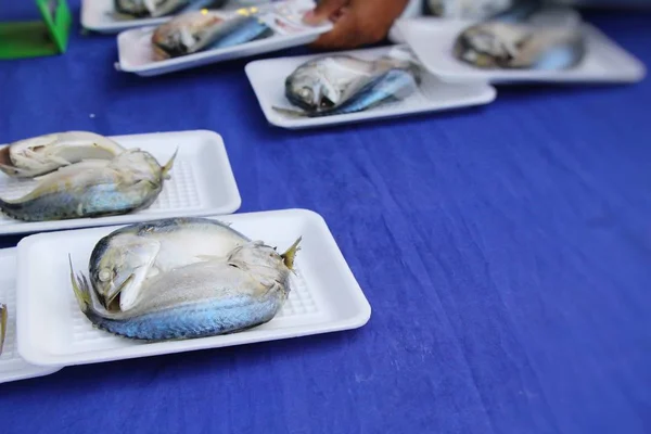 市場のおいしい蒸しサバ魚 — ストック写真