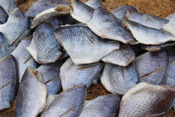 Sušené ryby pro vaření na trhu — Stock fotografie