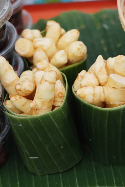 Galangal fresco para cocinar en el mercado —  Fotos de Stock