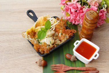 Kızarmış istiridye omlet ile gevrek nefis