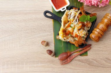 Kızarmış istiridye omlet ile gevrek nefis