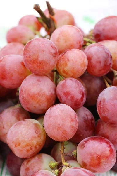 Frische Obsttrauben köstlich beim Streetfood — Stockfoto