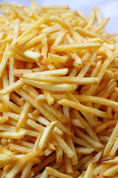 Pommes sind köstlich auf dem Markt — Stockfoto