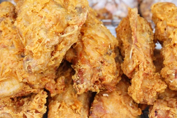 Gebratenes Huhn ist köstlich im Streetfood — Stockfoto