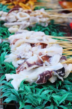 Izgara kalamar piyasada lezzetlidir