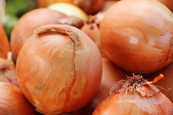 Onions for cooking at market
