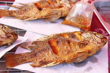 Kızarmış Balık içinde belgili tanımlık çarşı lezzetlidir