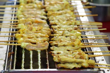 Izgara domuz eti satay Ocak, sokak gıda