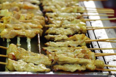 Izgara domuz eti satay Ocak, sokak gıda