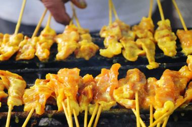 Izgara domuz eti satay Ocak, sokak gıda