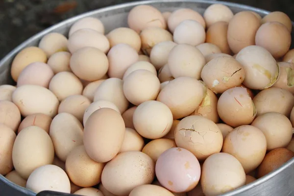 Gestoomde eieren is heerlijk in de markt — Stockfoto