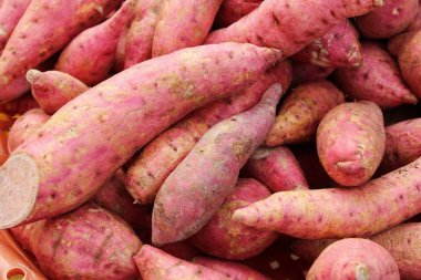 Taze yam pişirme için piyasada