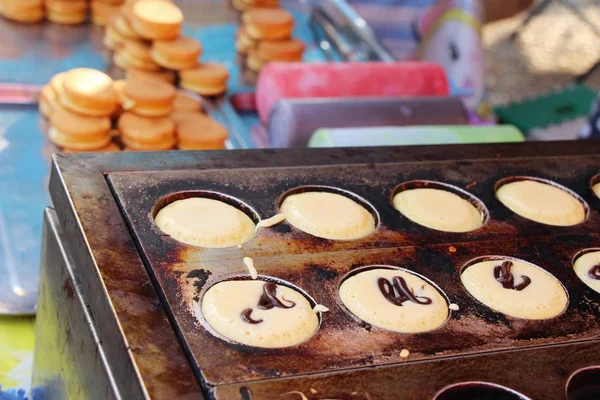 Dorayaki, frittelle dolci giapponesi al cibo di strada — Foto Stock