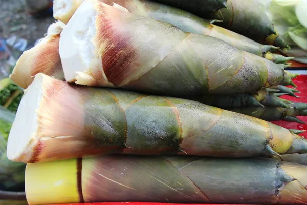 Bambu doce atirar para cozinhar no mercado — Fotografia de Stock