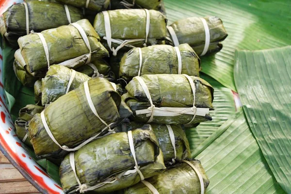 Arroz pegajoso com coco delicioso, sobremesa tailandesa — Fotografia de Stock