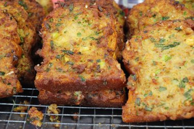 Kıyılmış domuz eti ile kızarmış ekmek, Tay gıda