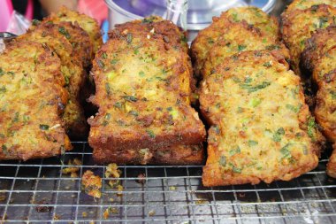 Kıyılmış domuz eti ile kızarmış ekmek, Tay gıda