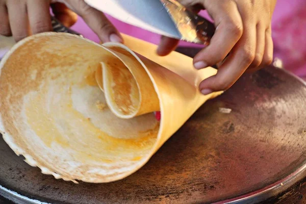 Panqueque crujiente es delicioso en comida callejera —  Fotos de Stock