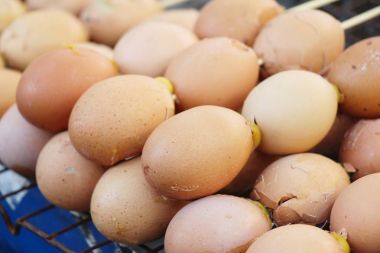 Kızarmış yumurta sokak gıda lezzetli 